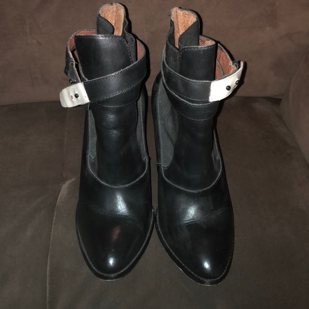 Elizabeth and James ankle strap bootie size 9.5